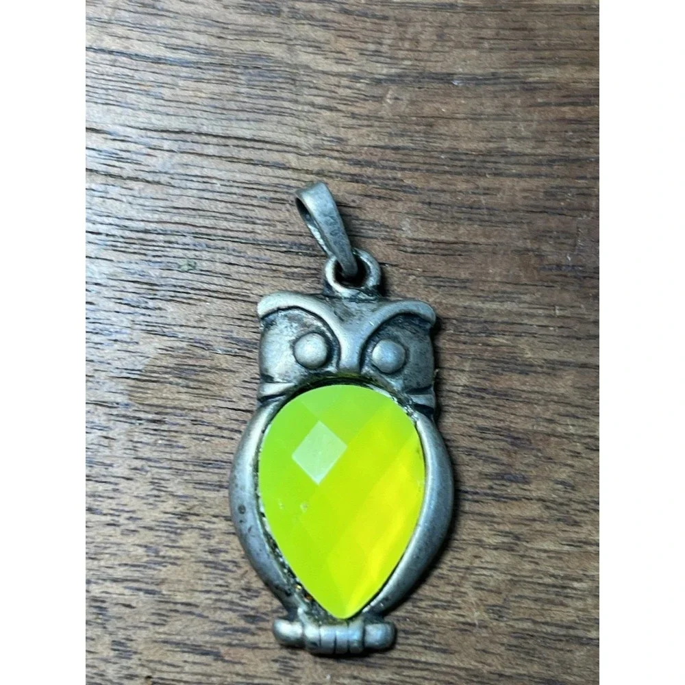 READ-PLASTIC Not Uranium Jelly Belly Vtg Sterling Silver 925 Owl Charm Glow Goth